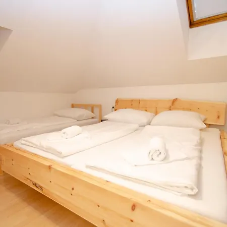 Cityxpress 18 - Near Lift And Town